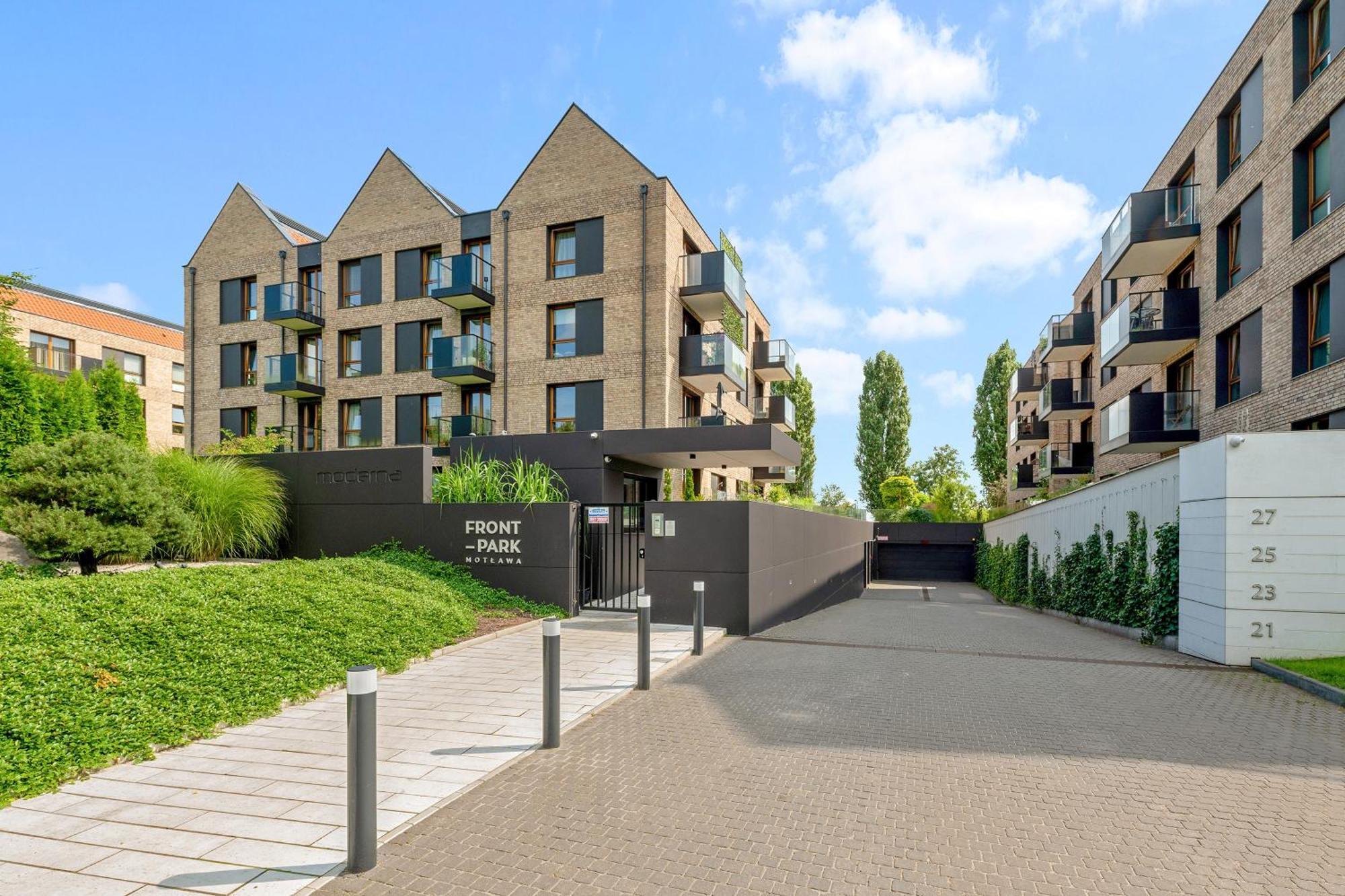 Front Park Apartments With Parking By Lion Apartments Danzica Esterno foto