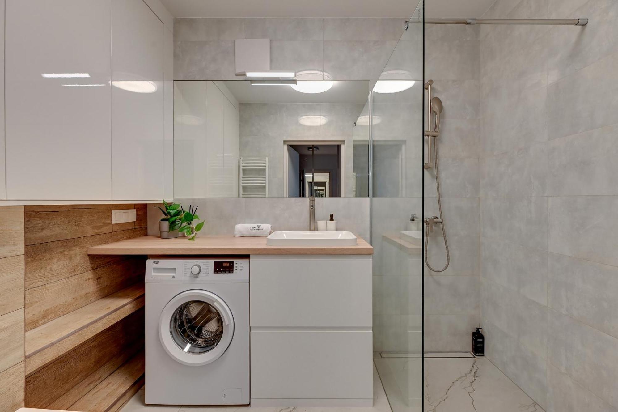 Front Park Apartments With Parking By Lion Apartments Danzica Esterno foto
